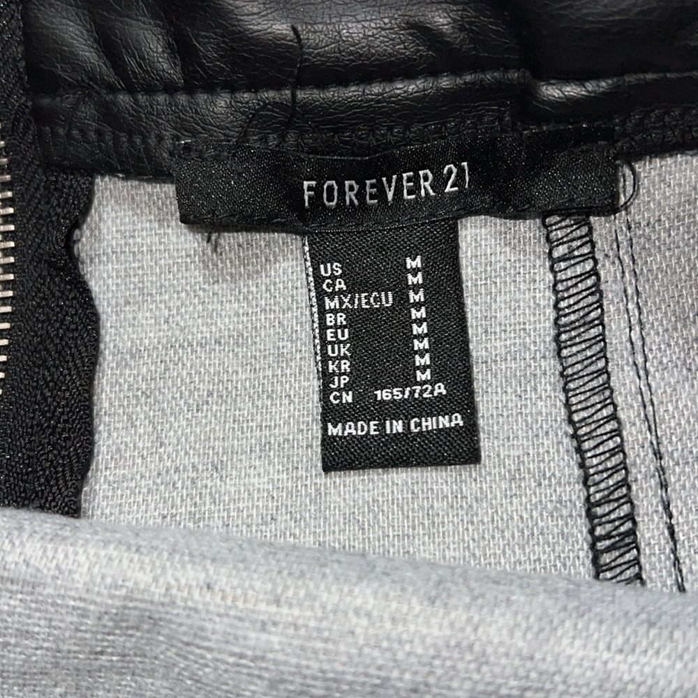 Forever 21 vegan leather mini skirt. NWOT - Picture 3 of 3